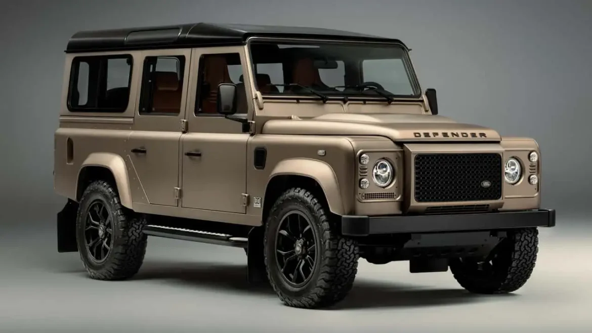 land-rover-classic-defender-with-octa-paint